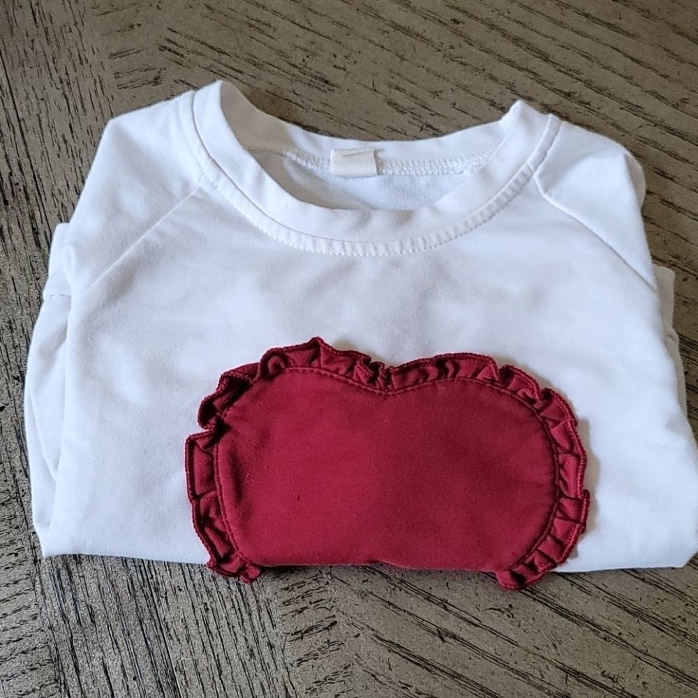 18-24 month girls heart sweater. 🤍 - Picture 6 of 6
